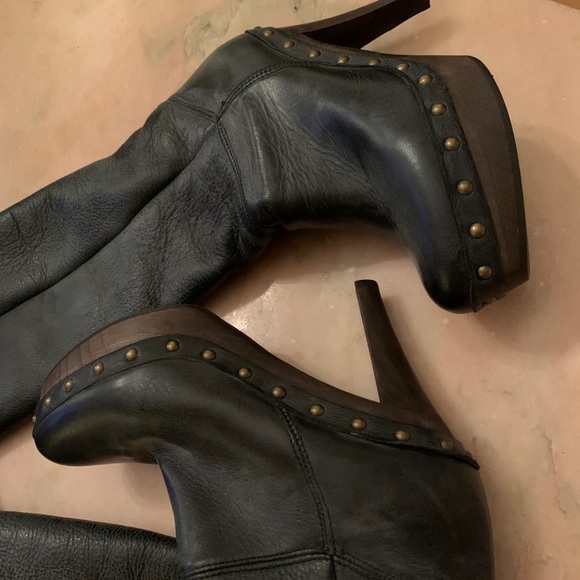 Super warm and cozy! - Picture 1 of 2